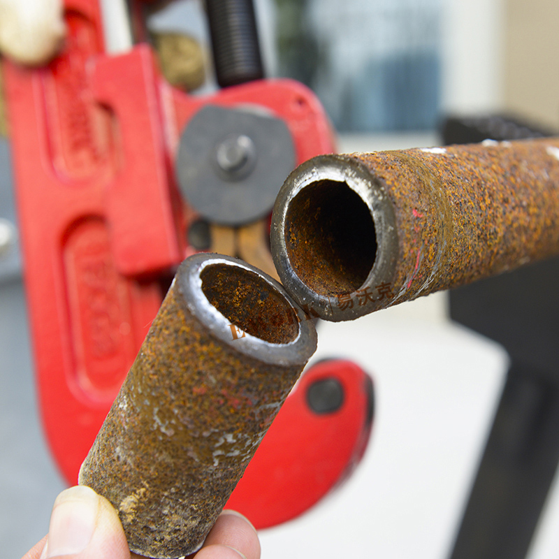 易沃克2寸手動(dòng)切管器現(xiàn)場實(shí)拍